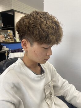 ラポール(RAPPORT)の写真/オシャレなメンズパーマが得意◎骨格や髪質に合わせた抜群のカット技術で貴方に似合うスタイルをご提供！