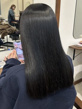 ルイ(ROUIS produced by LUCK 津田沼) ROUIS津田沼 ブルーブラック/艶髪