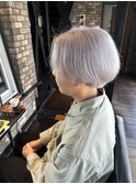 ホワイト系カラー