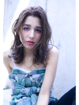 テイラー(Taylor) [Taylor]  Taylor定番愛され束感外ハネ