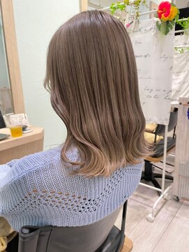 ヘアーメイクオズ(hair make O/S) スモーキーベージュ