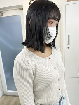 イコ 表参道原宿(ico) 切りっぱなしボブ 顔まわり ブルーブラック