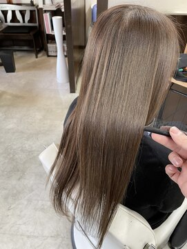 ムーブ(Moob) 艶感抜群透明感グレージュカラー【別府】