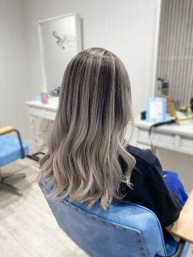 サーカス(Sircus) ♪ホワイト系バレイヤージュ♪