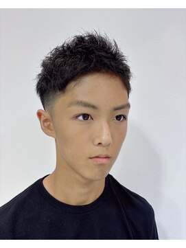 DGG 名古屋 ツーブロックフェード刈り上げスタイル