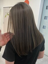 日常にも溶け込めるデザインカラーも