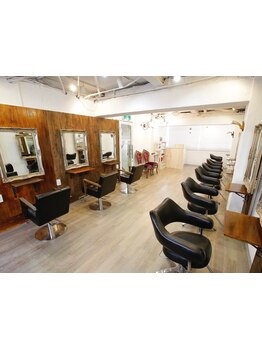 渋谷の隠れ家的サロンで、理想のスタイルを実現！