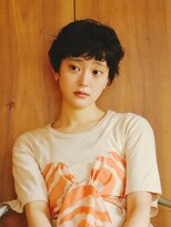 バーノン(VERNON)&nbsp;NEST CROP SHORTwearingYOSHIO KUBO【VERNON】058-262-3611