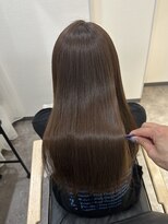 ジーナ 吉塚(Zina)&nbsp;ナチュラルブラウン×縮毛矯正【福田れん】艶髪 透明感 美髪