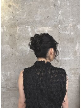 オクサ(oxa)の写真/編みおろしやタイトアレンジもお任せ！一日中動いても崩れにくいと大好評☆結婚式/推し活/ライブ前に◎