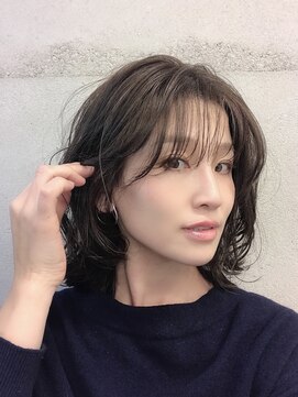 フォンズ(FONS) 絶対カワイイRIKAヘアースタイル シースルーバング 外ハネロブ