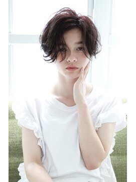 リバレイト(liberate) 黒髪 マニッシュショートボブ センターパート 前髪なし