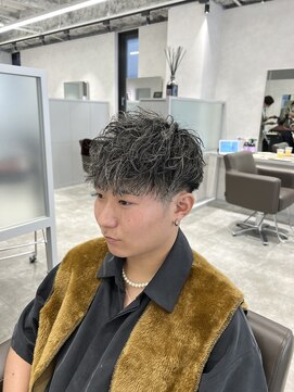 キートス(Kiitos) ハイライト ツイストスパイラル ツーブロックマッシュ