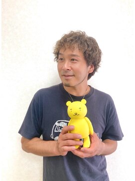 黄ぐまくん美容室 メンズ　ランダムパーマ