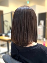 アトリエコア(Atelier Coa)&nbsp;顔周りレイヤーカットくびれヘアミルクティーベージュカラー