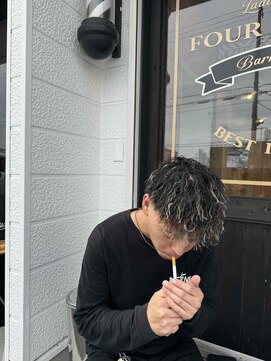 バーバーショップ フォーシーズン(BAR BER SHOP FOURSEASON) ツイストスパイラル/メッシュ/スキンフェード/ツーブロック