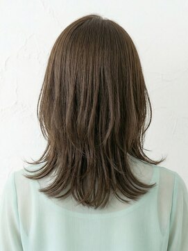 と和×美髪クリニック 巣鴨店 小顔くびれミディアムレイヤー＆透明感フォレスト
