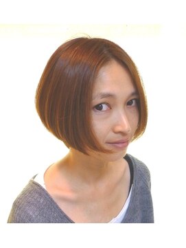 ヘアースペース ムーン(Hair Space MOON) ショートボブ、明るめ グレイカラー