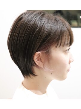 ウィスカーヘアー(whisker hair) イヤリングカラー
