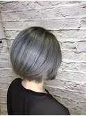 ショートボブ　グレー