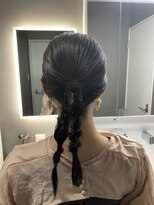 キース(KITH)&nbsp;モードツインポニーテール