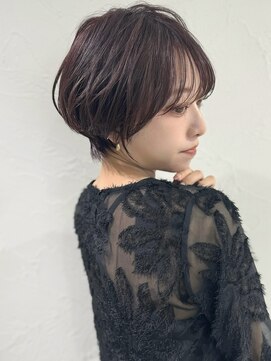 アンド ストーリーズ(&STORIES) 前髪あり耳掛け丸みくびれショートボブ20代30代40代50代（蘭）