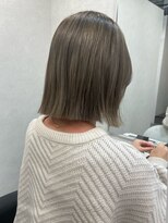 エル(Ele.)&nbsp;切りっぱなし × ミルクグレージュ