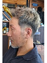 バーバーショップ ブラザーズ(barbershop Brothers)&nbsp;くせ毛を生かしたショートスタイル刈上げ