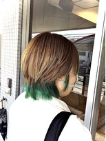 マリーインターナショナル 浦添店(MARIE INTERNATIONAL)&nbsp;ショートレイヤーインナーカラーグリーン