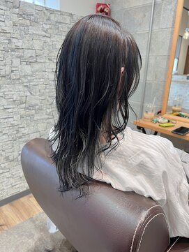 セプトヘア(sept hair) ウルフカット　ブルーハイライト