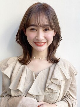 アンガーデン(Une GARDEN) ミディアムヘア暗めカラー大人かわいいレイヤーカット前髪カット