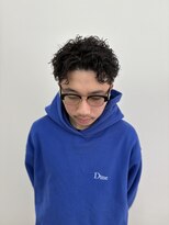 オルヴァ(Orva)&nbsp;ピンパーマ×テーパーフェード