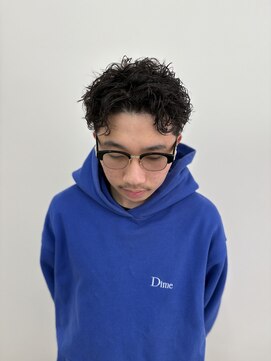 オルヴァ(Orva) ピンパーマ×テーパーフェード