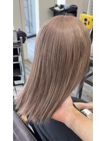 アフューズバイストゥー(Vfuse by StueW) 透明感あふれるミルクティー