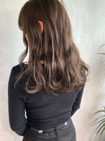 キチ(kichi.)&nbsp;[kichi.] 抜け感ロング×くすみベージュ