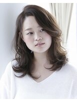 カミーノ(Camino) ナチュラルフェミニンなミディアムスタイル