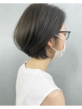 プラーグ ヘアー(Prague Hair) 大人前下がりボブ