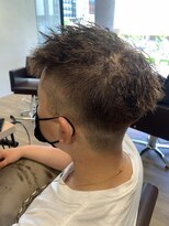 エヌプラス(N+)&nbsp;メンズヘアフェザーパーマサーフカール刈り上げセンターパート