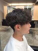 ニアウ 伊勢崎連取店(Niau)&nbsp;刈り上げマッシュ波巻きスパイラルパーマメンズショート