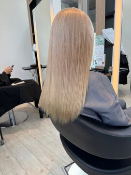 インク サカエ(inq sakae) 艶髪ストレート/ミルクティーベージュ