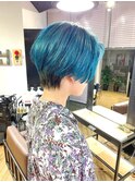 ターコイズブルー　ブルーカラー　ミニマルショート