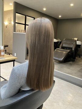 エリス ウメダ(Eliss umeda) ミルクティーグレージュ