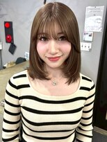 ローレンアンドパレード 並木坂店(Lauren&Parade)&nbsp;アッシュベージュ ダブルカラー ミディアムレイヤー 20代