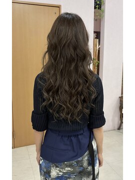 ドゥ スタイル 三国ヶ丘店(Duex Style) 【大人の超ロング】白髪暈しハイライト、オリーブグラデーション
