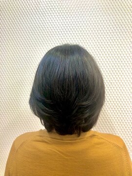 クオリス 上福岡店(QUALIS) ひし形シルエット/ミディアムボブ/30代・40代・50代/小顔ボブ