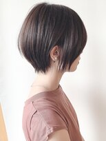 黒髪丸みショートボブ/耳かけショート前髪あり/20代30代40代髪型
