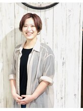 ヘアメイク アンフィ(amphi) 品田 彩