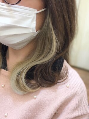 ヘアーカラーのデザインも季節や流行に合わせてチェンジ！ただ染めるだけじゃない個性のあるお洒落髪に