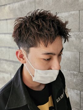 ニアウ 伊勢崎連取店(Niau) 刈り上げボックスショート波巻きツイストスパイラルアップバング