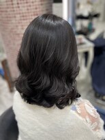 アピッシュ(apish 並木通り)&nbsp;ミディアムコテ巻き風パーマ〈原口真実歌〉